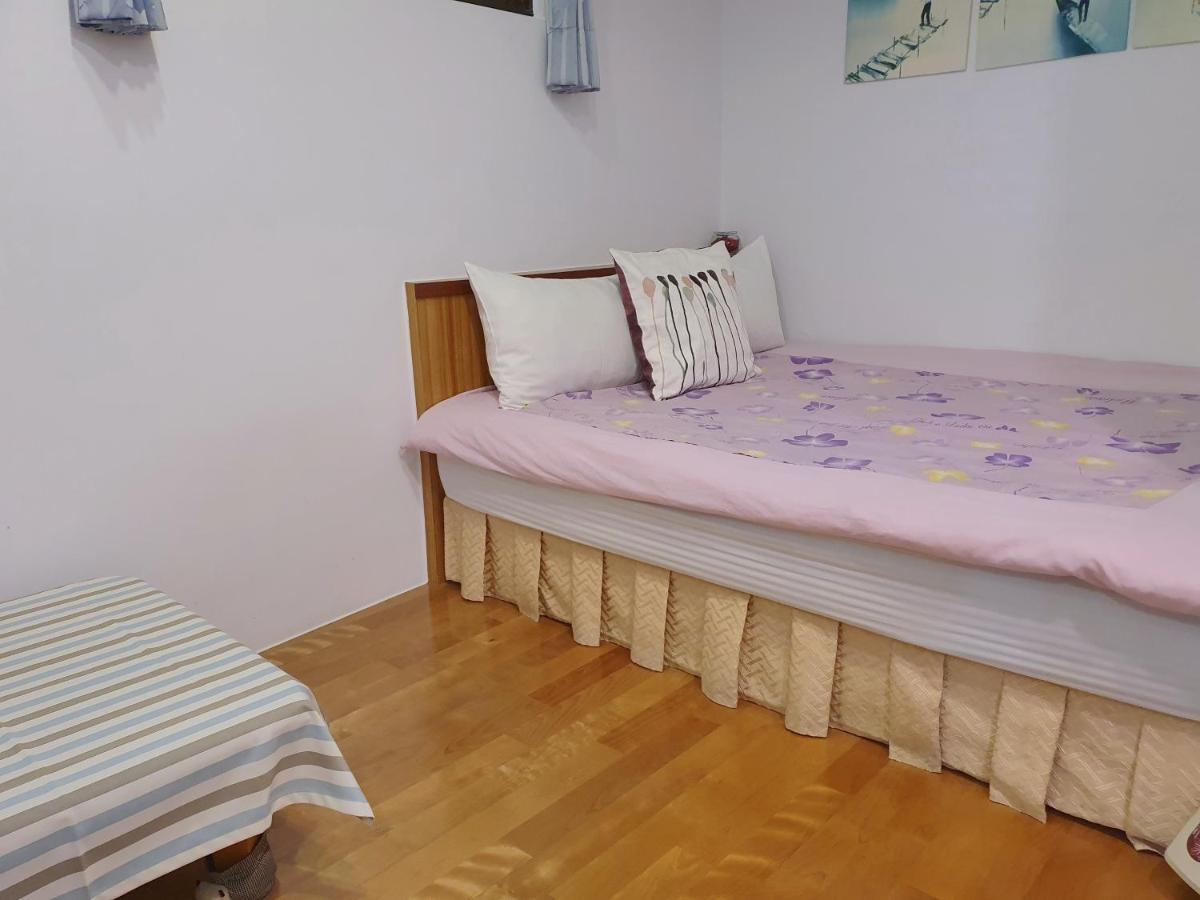 Ching Yue B&B Jiufen Exteriör bild